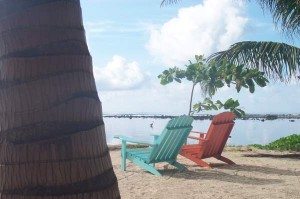 00177 Kick back on Tobacco Caye, Belize